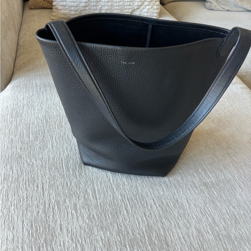 The Row Medium N/S Park tote in black